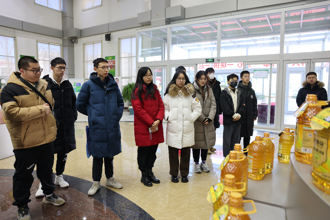 北京大學本科生黨支部實踐團走進山東三星集團